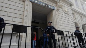 حبس 12 إطارا بالمؤسسة الوطنية لإنتاج الأنابيب