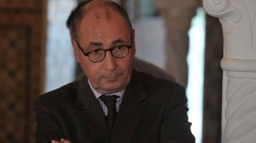 “رأس الأفعى” يطل من جديد لضرب العلاقات الجزائرية – الفرنسية