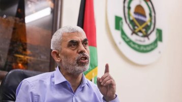 الميت الحي.. والأحياء الموتى