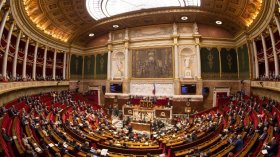 فرنسا تمدّ يدها لجيوب المتقاعدين الجزائريين