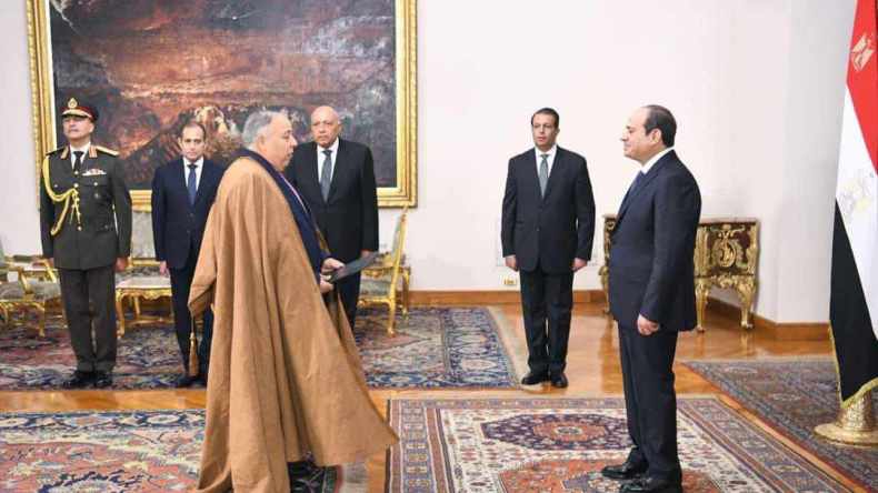 السفير الجزائري بمصر يقدم أوراق اعتماده للرئيس السيسي