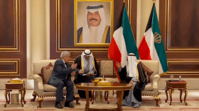 ممثلا لرئيس الجمهورية : الوزير الأول يحل بالكويت