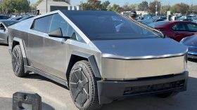 هذا ما سيعرفه الذكاء الإصطناعي والسيارات الكهربائية عام 2024