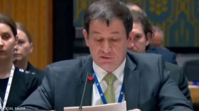 متحدثا بالعربية.. المندوب الروسي بمجلس الأمن ينتقد أمريكا (فيديو)