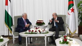 رئيس الجمهورية يتلقى رسالة خطية من الرئيس الفلسطيني