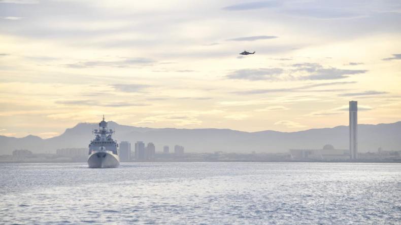 الفرقاطة الروسية “الأميرال غريغوروفيتش” تتوقف بميناء الجزائر