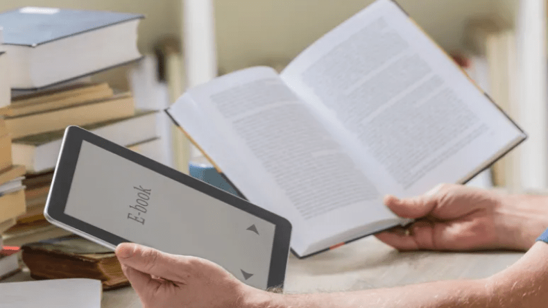 أيهما أفضل: القراءة الورقية أم الإلكترونية؟