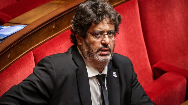 بسبب إشادته بجرائم الإحتلال.. 40 برلمانيا فرنسيا يطالبون برفع الحصانة عن الصهيوني ماير حبيب