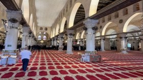 للجمعة الثامنة.. الإحتلال يمنع المقدسيين من الصلاة في الأقصى