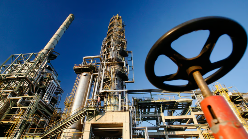 وسائل إعلام روسية: الولايات المتحدة تستورد النفط من روسيا