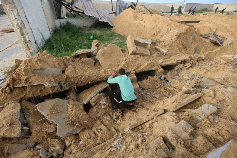 Gaza: Tsahal exhume des cadavres palestiniens à la recherche d’otages!