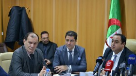 مقترح بإنشاء اشتراك لأفراد الجالية في رحلات الجوية الجزائرية