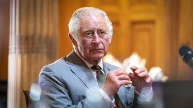 ملك بريطانيا يعلّق مهامه مؤقتا لسبب طبي