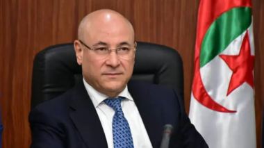 Minister of Trade Zitouni receives a delegation from the Italian group “Piago”