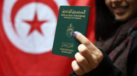 تونس تحثّ فرنسا على تسريع إصدار التأشيرات لمواطنيها