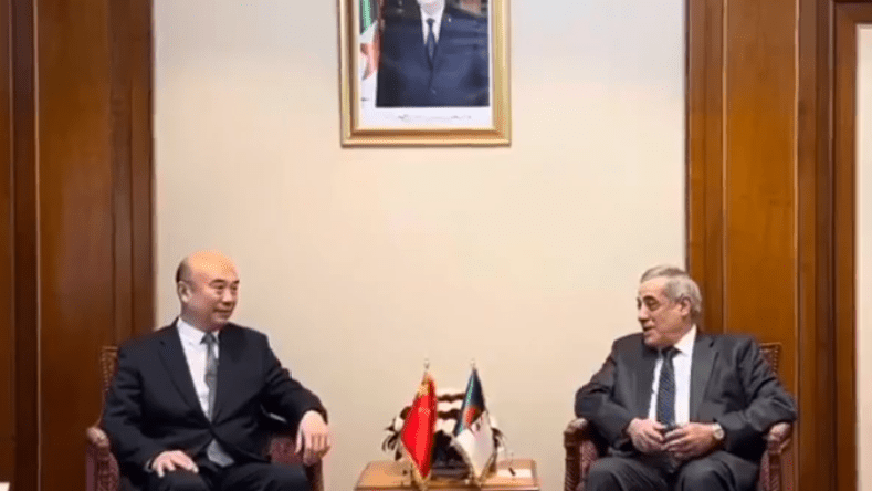 العرباوي يستقبل نائب رئيس مجلس شؤون الدولة الصيني (فيديو)