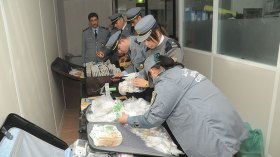 هكذا يتحايل مسافرون وتجار لتهريب “الدوفيز” والمجوهرات!