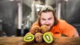 ما لاتعرفونه عن الكيوي.. دراسة جديدة تكشف فائدة مذهلة!