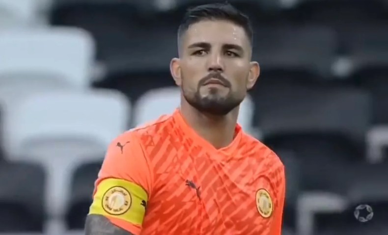 Delort s’effondre sur le terrain, tout le monde horrifié (VIDEO)