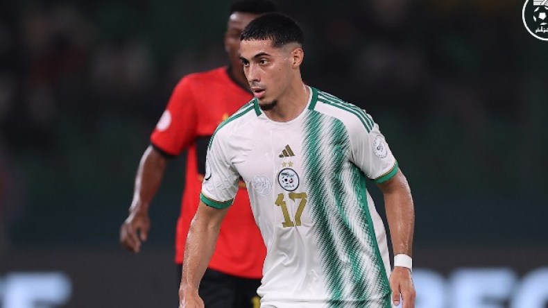 شعيبي ينال جائزة أحسن لاعب