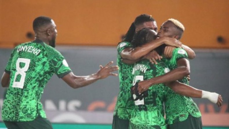 منتخب نيجيريا يجتاز العقبة الكاميرونية