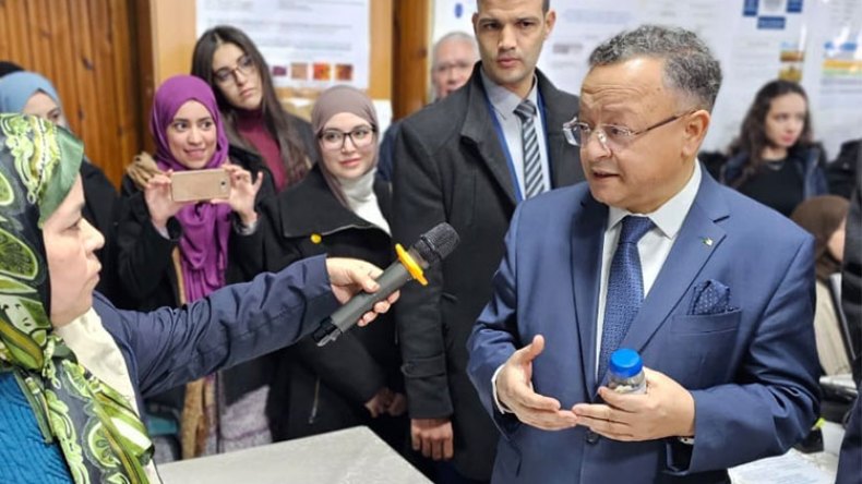 تعاون مثمر بين جامعة “هواري بومدين” ومجمع “صيدال”