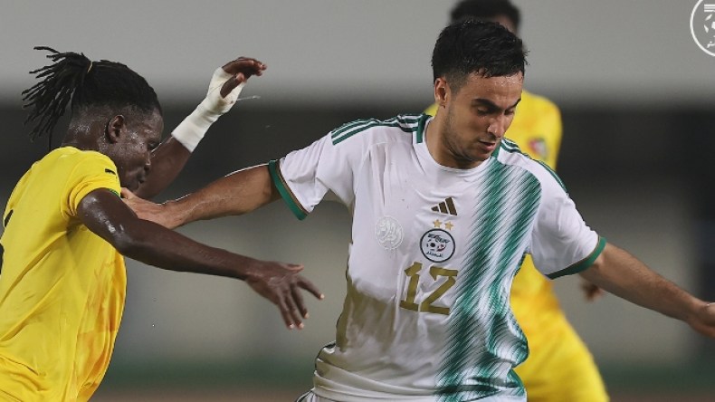 بِالفيديو: وجبة عشاء دسمة لـ “مُحاربي الصّحراء” قبل رحلة ساحل العاج