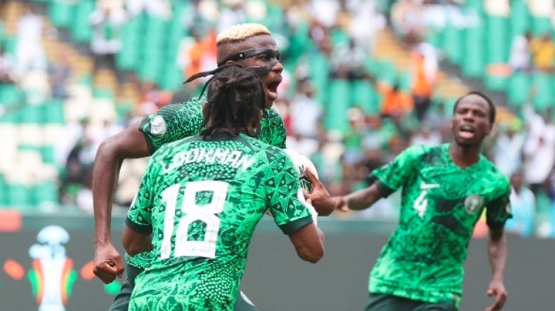 صاحب الكرة الذّهبية الإفريقية يُنقذ مُنتخبه من الهزيمة