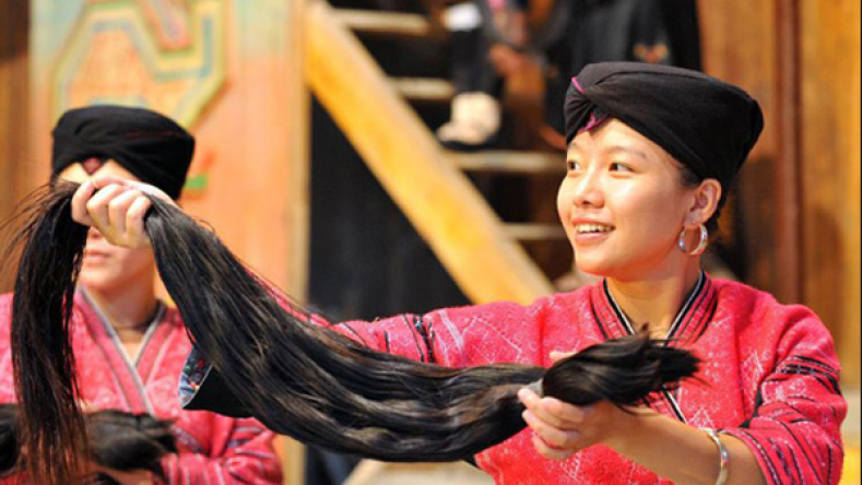 “سر جمال شعر الصينيات واليابانيات”.. ما حقيقة المعلومات المتداولة عن ماء الأرز؟