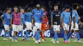 هكذا عاقبت إدارة نادي نابولي لاعبيها