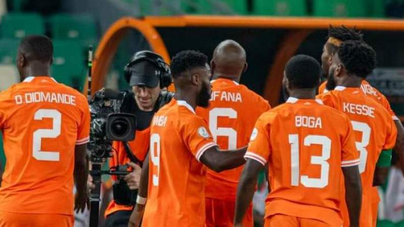 كوت ديفوار تنهار وشبح الإقصاء يحوم حول “الفيلة”