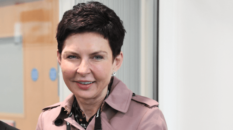  راتبها يتخطى رئيس الحكومة ومدير غوغل.. هكذا جمعت أغنى امرأة في بريطانيا ثروتها!