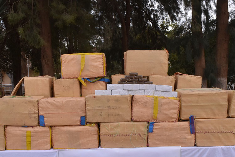 Moroccan Regime’s Men Behind Drug Trafficking To Algeria