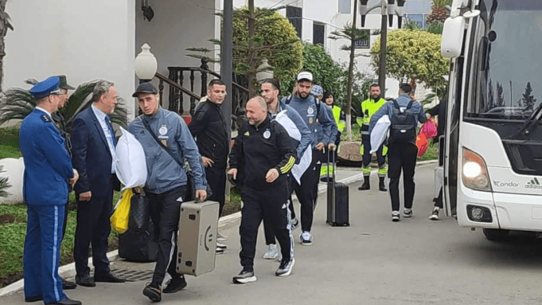 بالصور.. المنتخب الوطني يشد الرحال إلى طوغو
