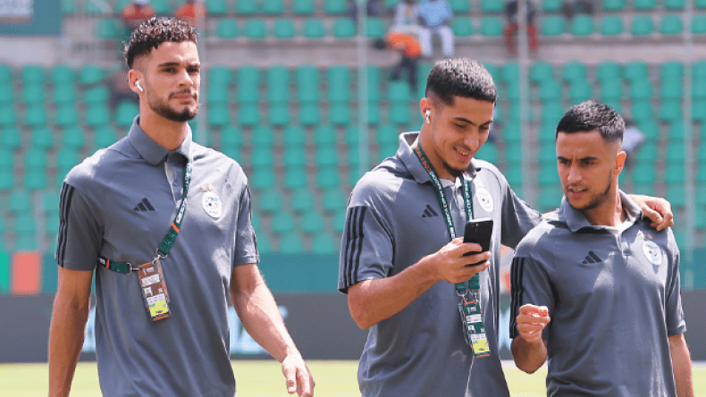 بالفيديو.. جولة خفيفة لـ”الخضر” بمحيط مقر إقامتهم