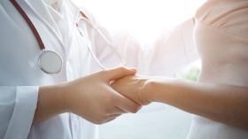 10 أعراض صحية لا ينبغي للمرأة تجاهلها