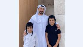 بعد انتشار صورته رفقة طفلين يهوديين.. إماراتي يتحدث عن تلقيه تهديدات!