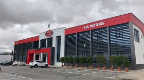 عون يقف على وضعية مصنع السيارات “كيا موتورز”