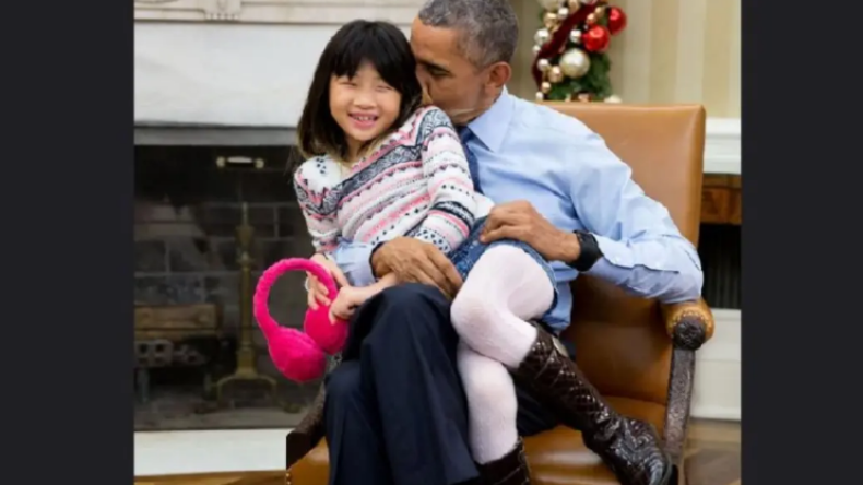 فضيحة إيبستاين.. هذه حقيقة الصورة المتداولة لأوباما مع طفلة”!