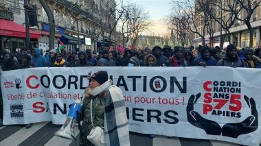 France: 200 personnalités lancent un appel à une “marche citoyenne” contre la loi immigration