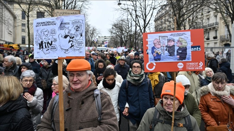 France: 150 000 manifestants contre la loi immigration, selon la CGT