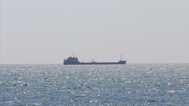 Les Houthis annoncent avoir pris pour cible un navire de la marine américaine dans le golfe d’Aden