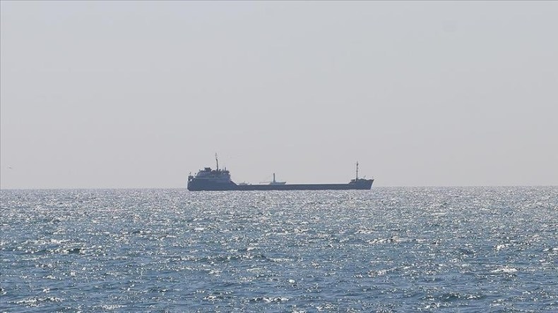 Les Houthis annoncent avoir pris pour cible un navire de la marine américaine dans le golfe d’Aden