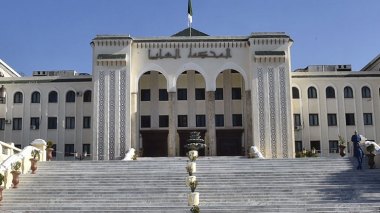 أحكام نهائية للوزير خمري والمتهمين في فساد “أناب” و”أنالج”