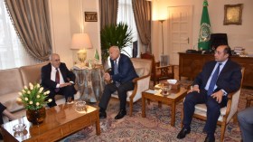 أبو الغيط يتباحث مع لعمامرة الوضع في السودان