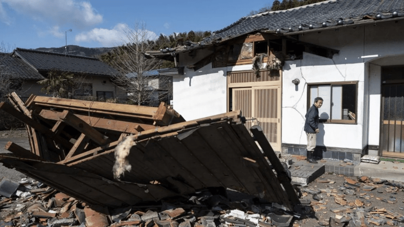 زلزال بقوة 7.4 يضرب اليابان.. ومخاوف من تسونامي