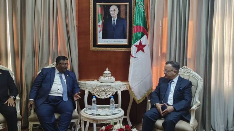 تصنيف الجامعات الجزائرية دوليا.. بداري يلتقي بمسؤول “كيو أس”