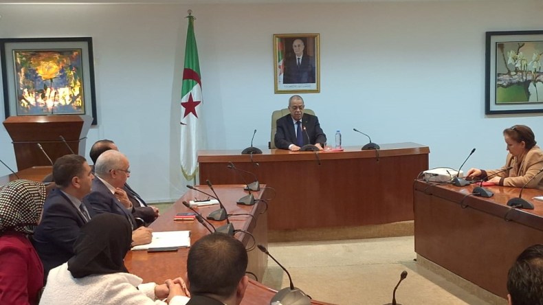 عون يدعو لتنويع الإنتاج المحلي في 2024