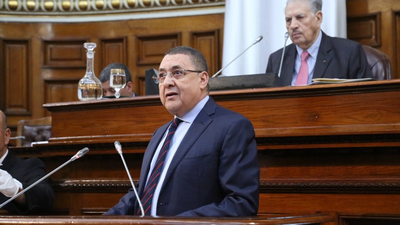 هدم البنايات غير القانونية.. هذا ما أكده وزير الداخلية