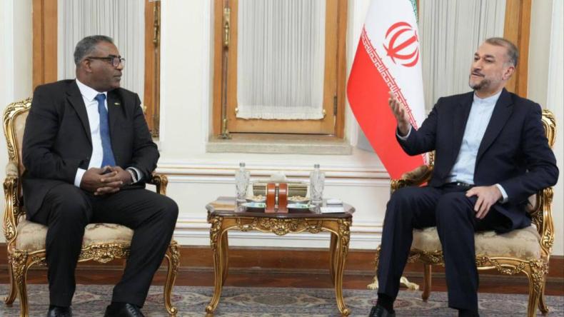 زيارة مرتقبة للرئيس الإيراني إلى الجزائر